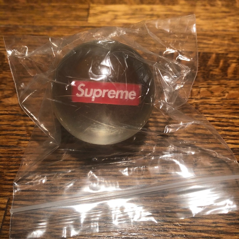 Supreme FW18 Bouncy Ball